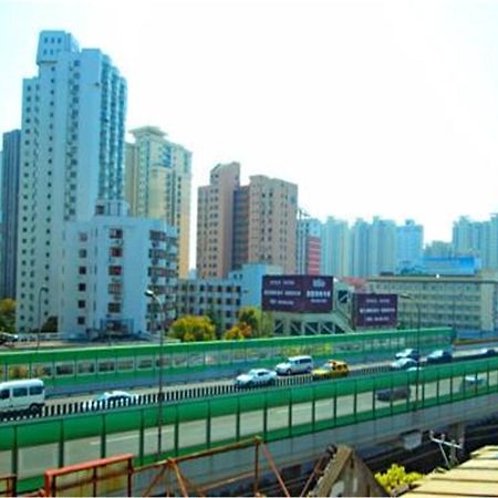 7Days Inn Shanghai Caobao Road Metro Station Esterno foto
